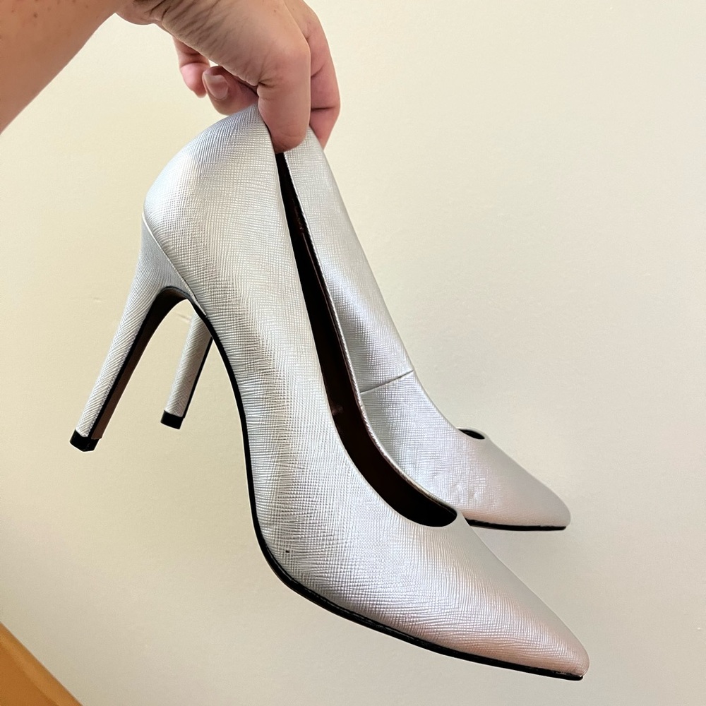 Christian Siriano silver pump heels women’s size 8.5